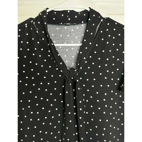 ADRIANNA PAPELL Black White Polka Dot Blouse Top Short Flutter Sleeve Size 14 - Picture 4 of 7